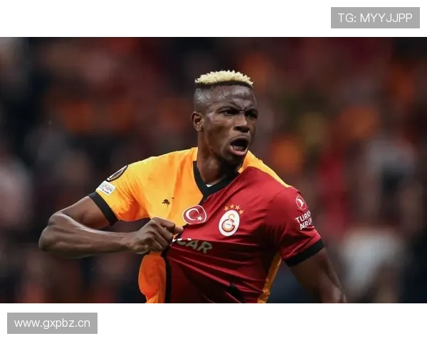 沃特金斯与奥斯梅恩锋线对抗优势对比:爆发力与对抗性解析 沃特金斯与奥斯梅恩锋线对抗优势对比:爆发力与对抗性解析