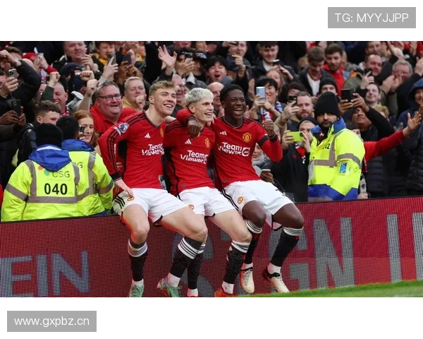 曼联从第15到争四的复苏趋势,是否面临稳定性考验与竞争加剧的格局变化 曼联从第15到争四的复苏趋势,是否面临稳定性考验与竞争加剧的格局变化