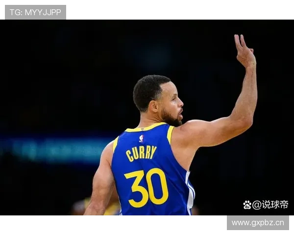 库里三分命中率提升显著，关键时刻投射拉开对手防线